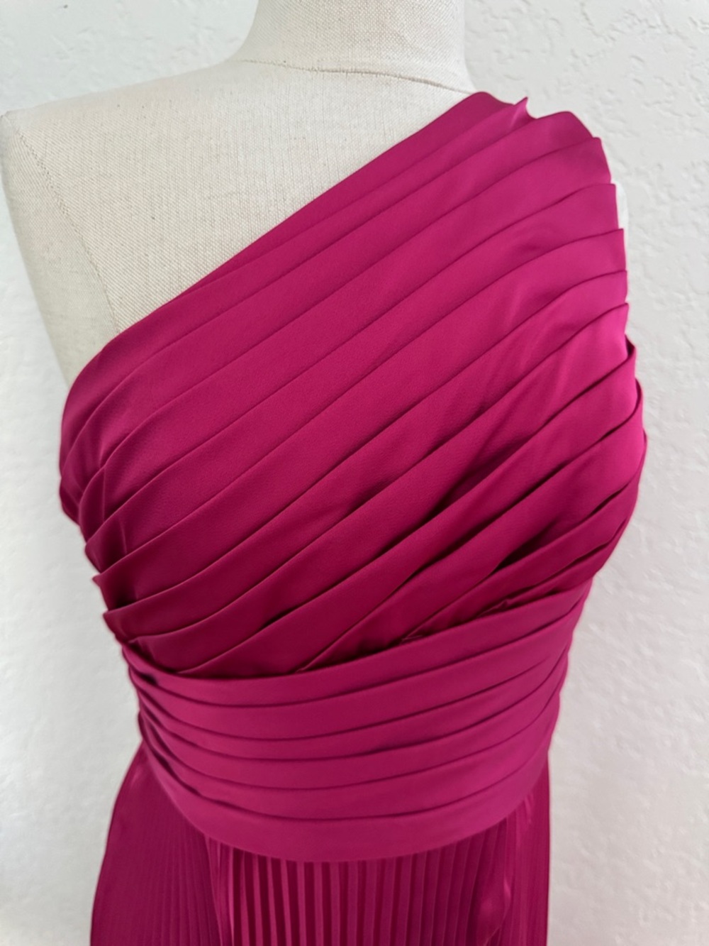 Christian Siriano One-Shoulder Ruffled Pleated Maxi Dress in Fuchsia - Picture 4 of 13